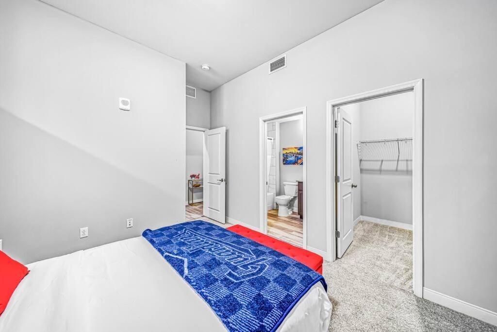 2Br Unit In The Heart Of Dt With View Of Playhouse Square, Pool & Gym Access- 305 Apartment Cleveland Ngoại thất bức ảnh