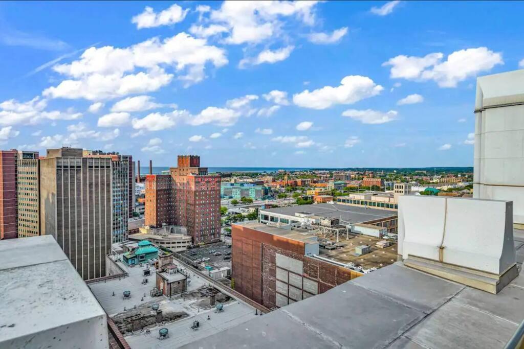 2Br Unit In The Heart Of Dt With View Of Playhouse Square, Pool & Gym Access- 305 Apartment Cleveland Ngoại thất bức ảnh
