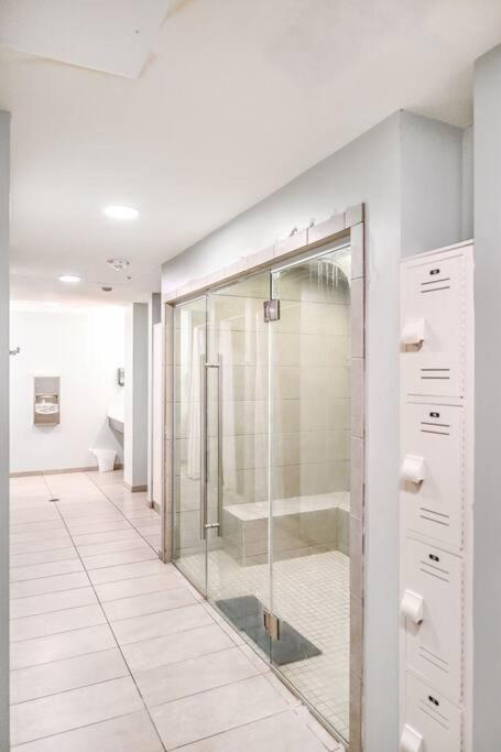 2Br Unit In The Heart Of Dt With View Of Playhouse Square, Pool & Gym Access- 305 Apartment Cleveland Ngoại thất bức ảnh
