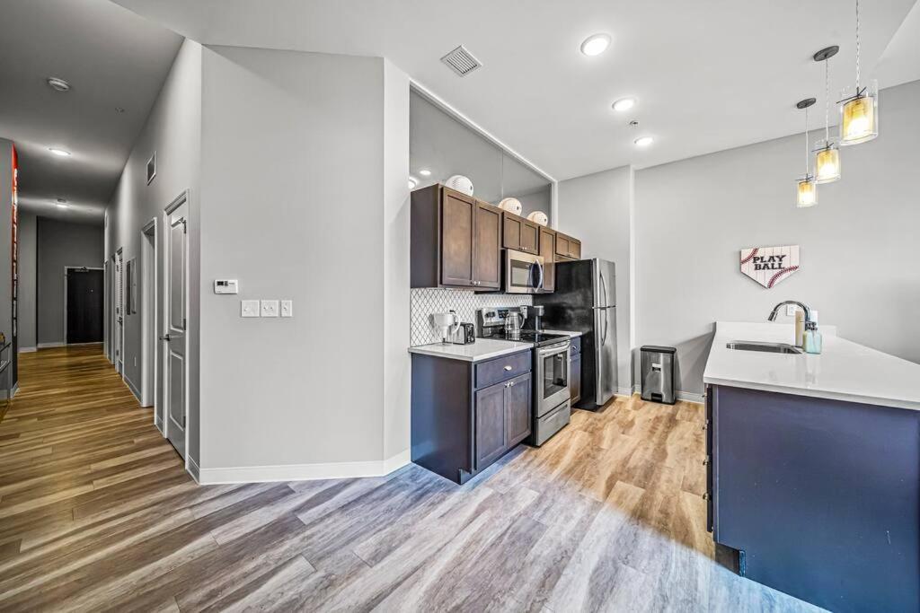 2Br Unit In The Heart Of Dt With View Of Playhouse Square, Pool & Gym Access- 305 Apartment Cleveland Ngoại thất bức ảnh