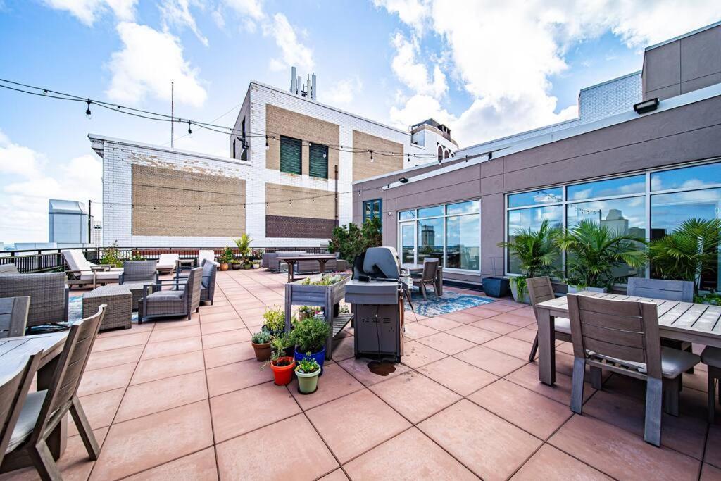 2Br Unit In The Heart Of Dt With View Of Playhouse Square, Pool & Gym Access- 305 Apartment Cleveland Ngoại thất bức ảnh